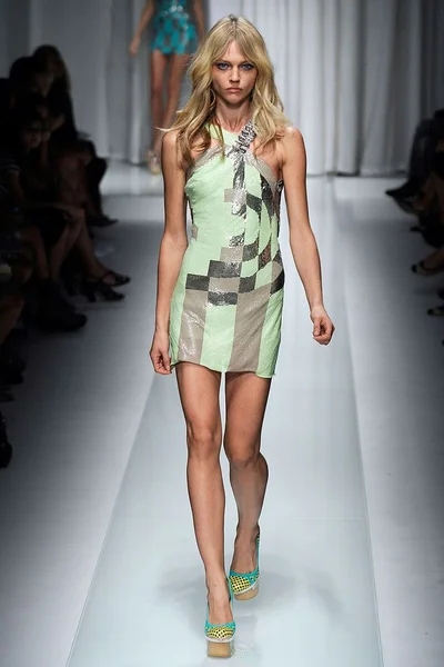 Look 37